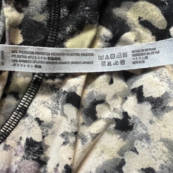 Free People Movement Idris Floral Mesh Crop Top Mock Neck Size Medium EUC - Picture 6 of 7